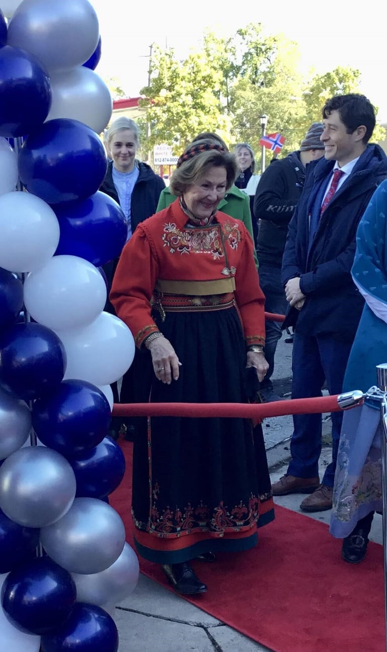 The queen of Norway in bunad