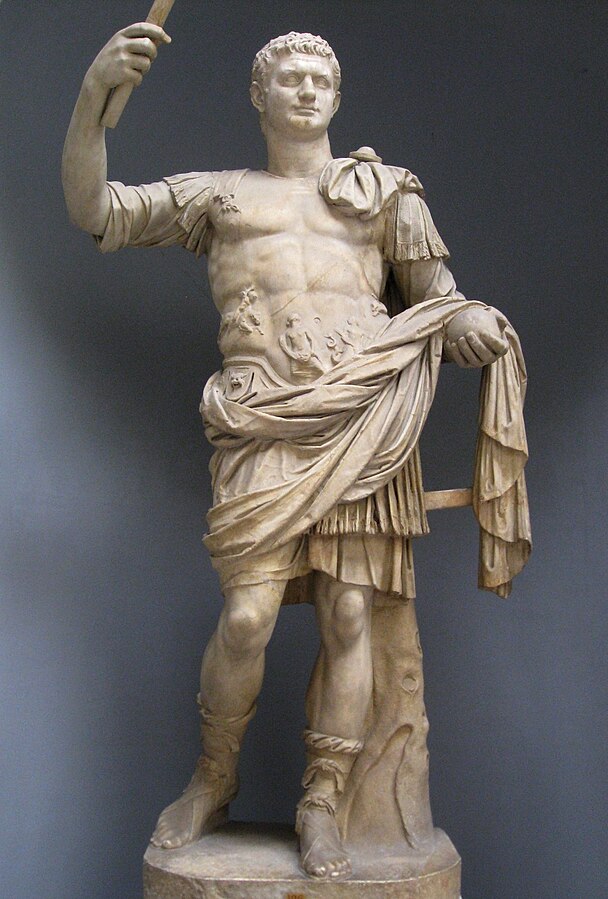 estatua emperador domiciano