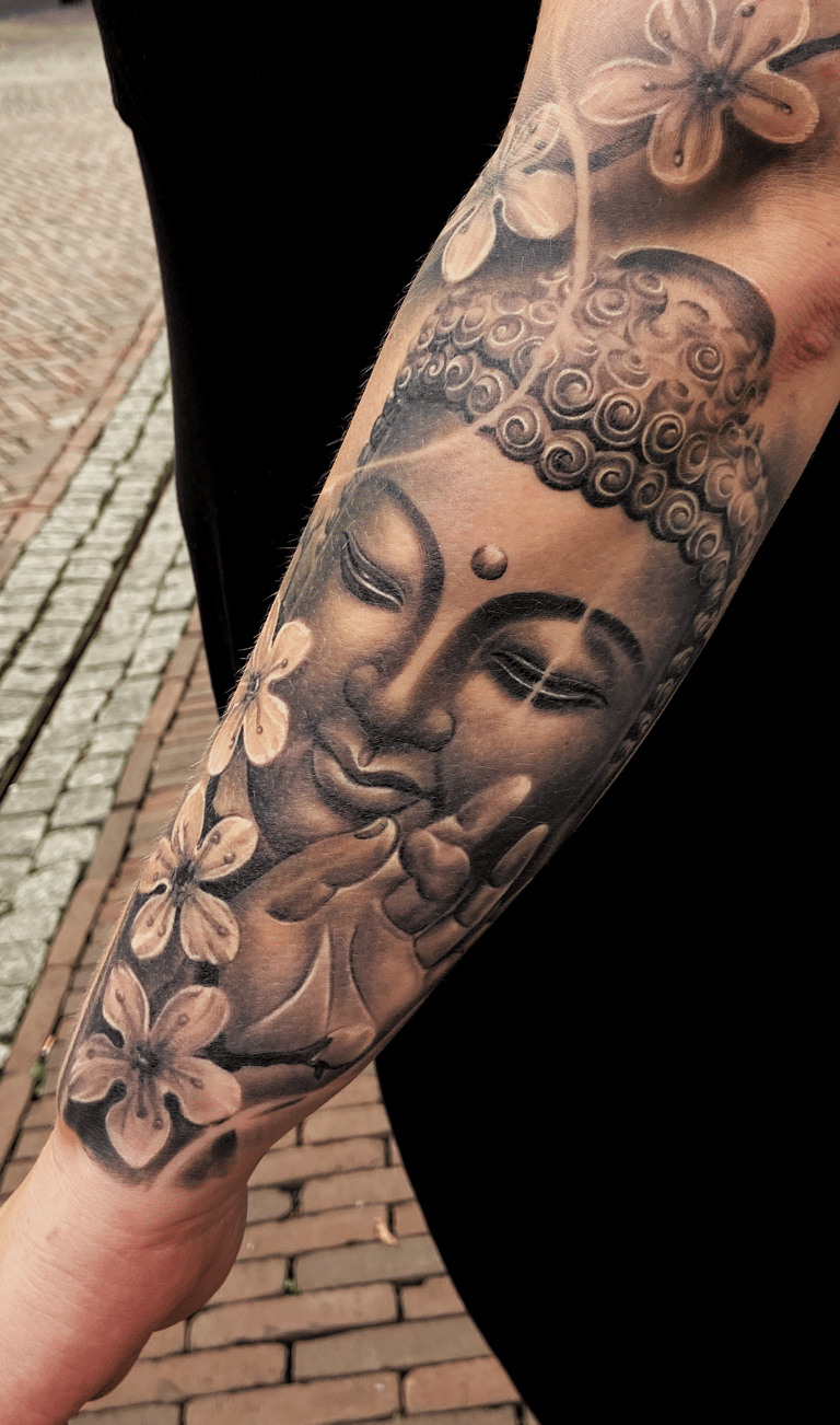 Tatuagem realismo preto e branco feminina