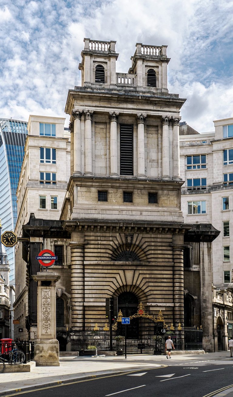 St Mary Woolnoth front façade