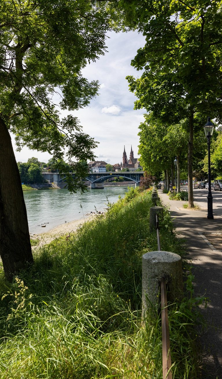 Blick über den Rhein zum Basler Münster – Beispielbild aus dem Allrounder Fotokurs Basel.