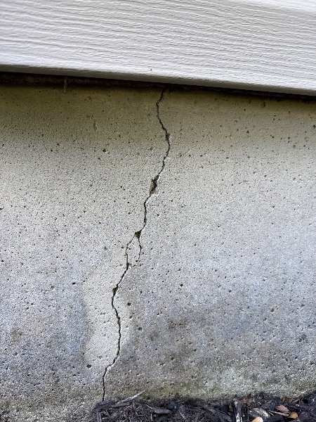Foundation cracks can be a serious issue; we give you a complete report.