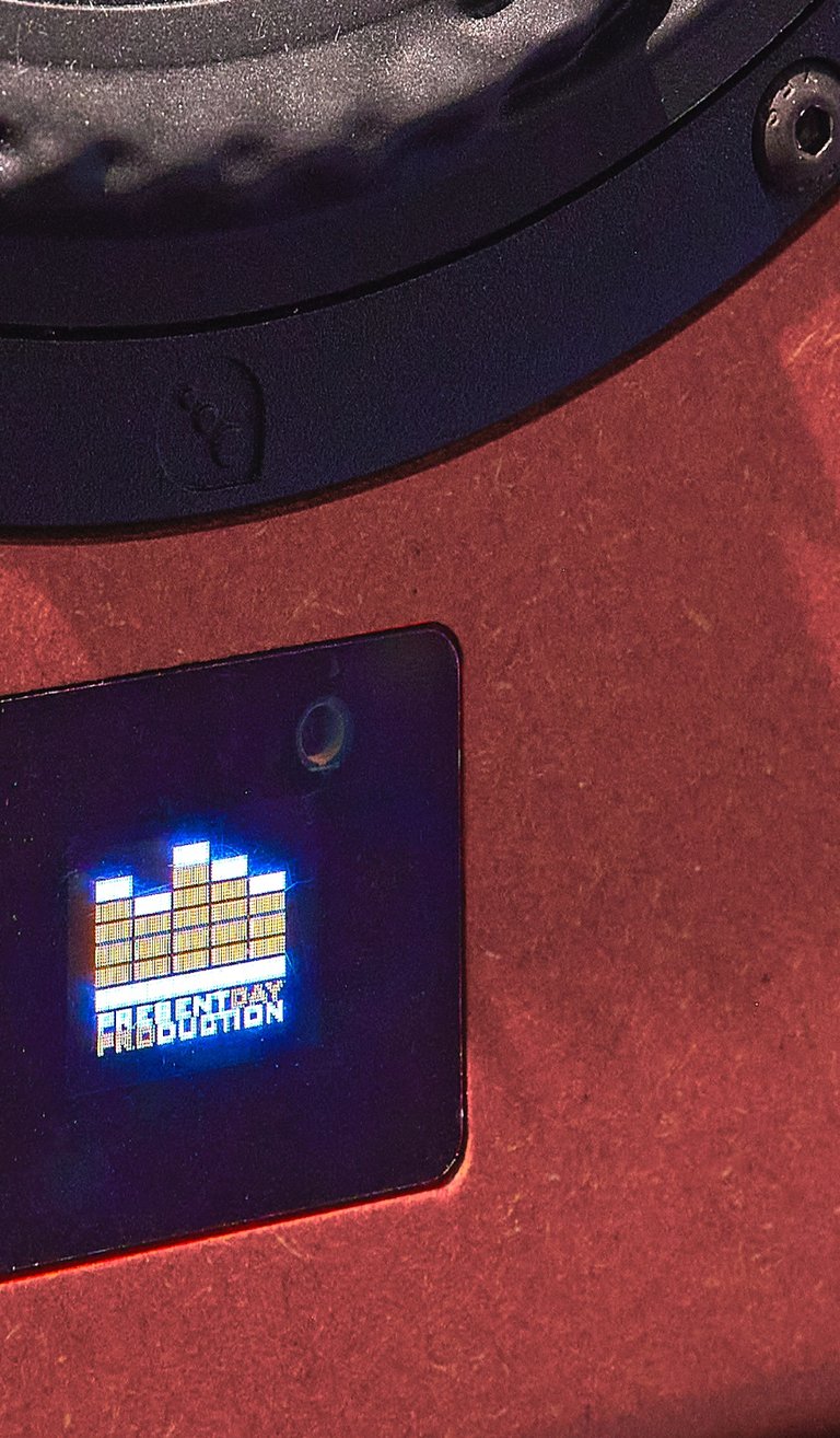 Present Day Production Mum-8 studio monitor oled screen