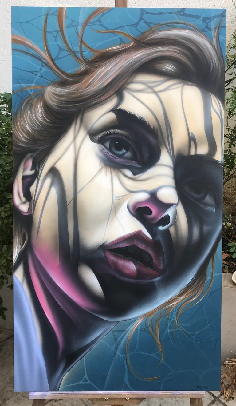 Obra de técnica mixta que fusiona óleo, acrílico y grafito. Superposición de materiales y transparen