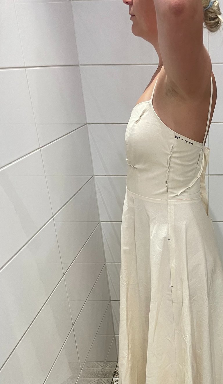 Skræddersyet brudekjole tilretning I forandring og tilpasning