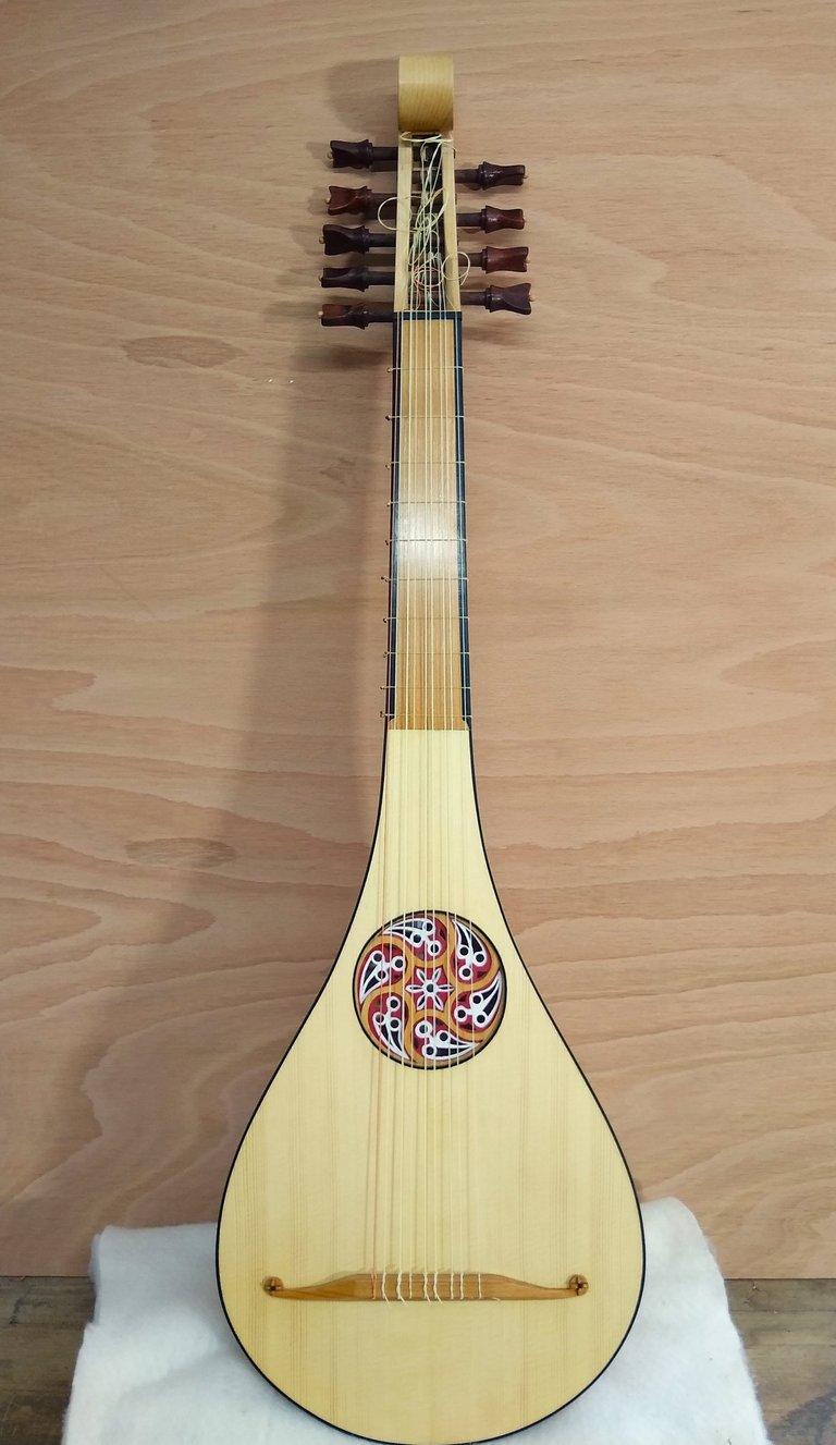 long scale Gittern