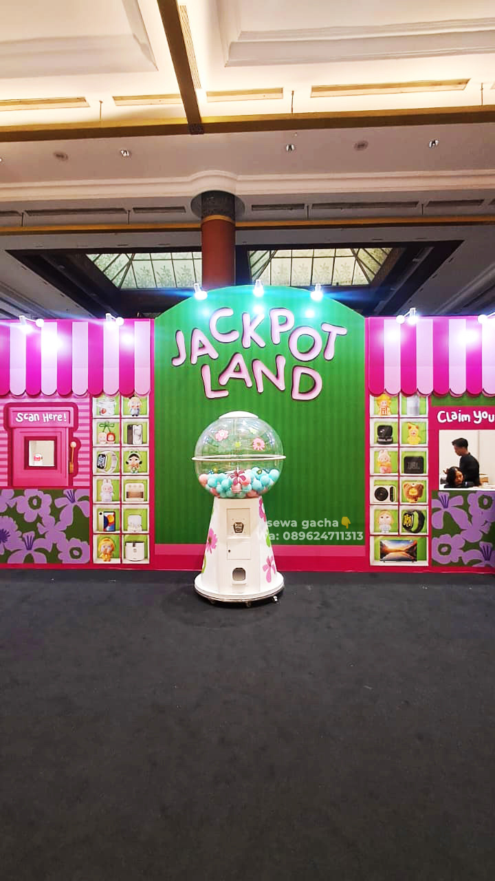 sewa mesin gacha jumbo gachapon di KSO wedding festival