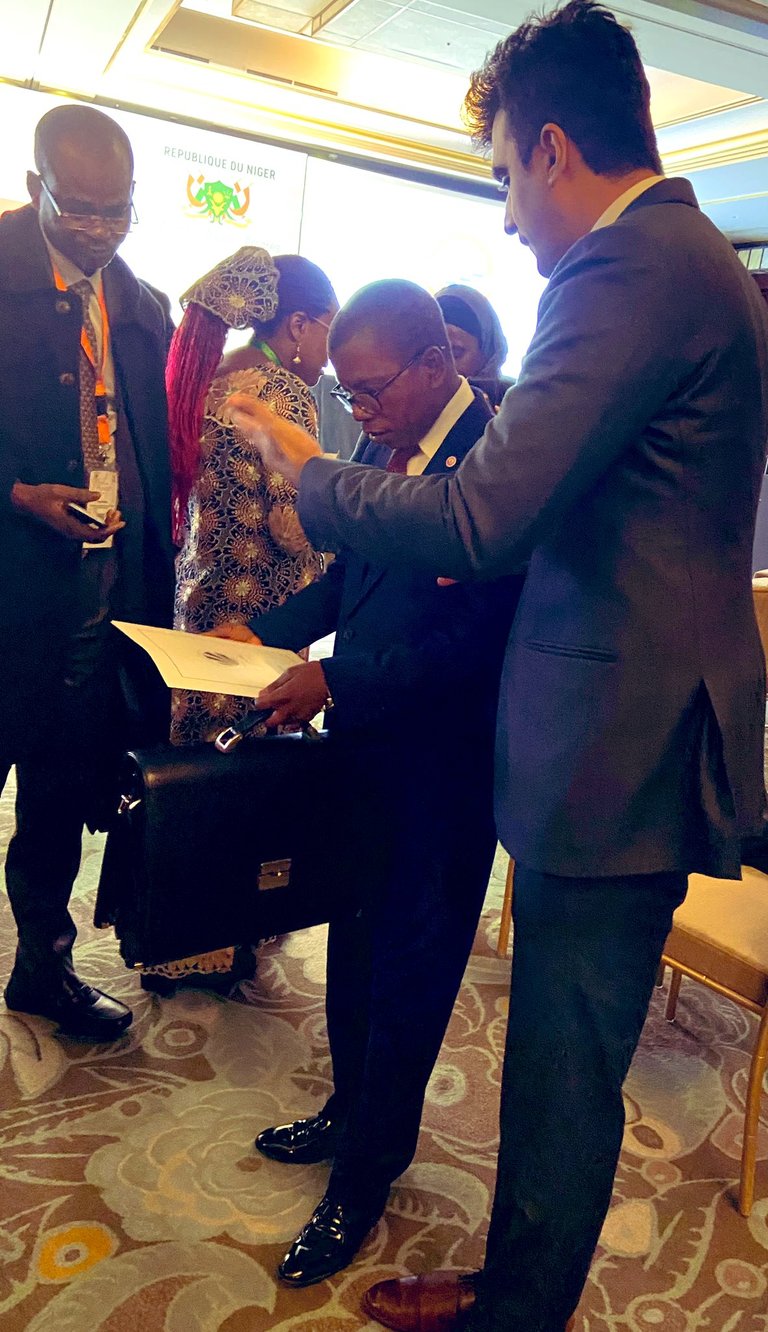 President of Chamber India Mr. Abhinav Balyan with Minister of Planning of Niger in Paris