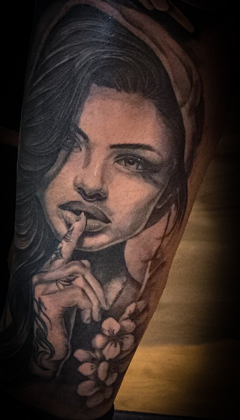 Tatouage de visage réaliste genappe 