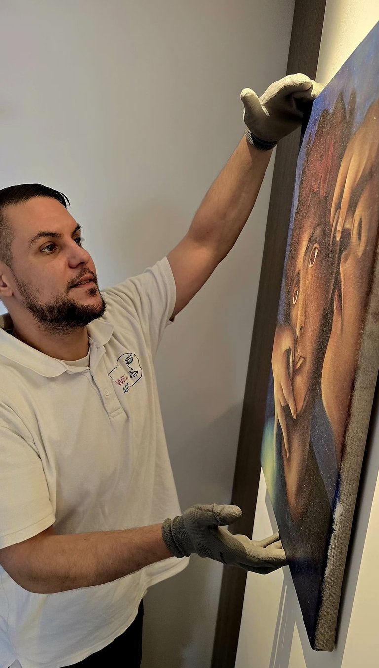 tableau accroché par wellart transport