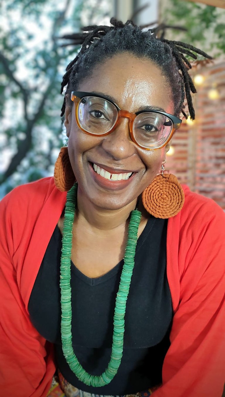 Andressa Oliveira . Ativista de direitos humanos Militante antirracista MNE RJ