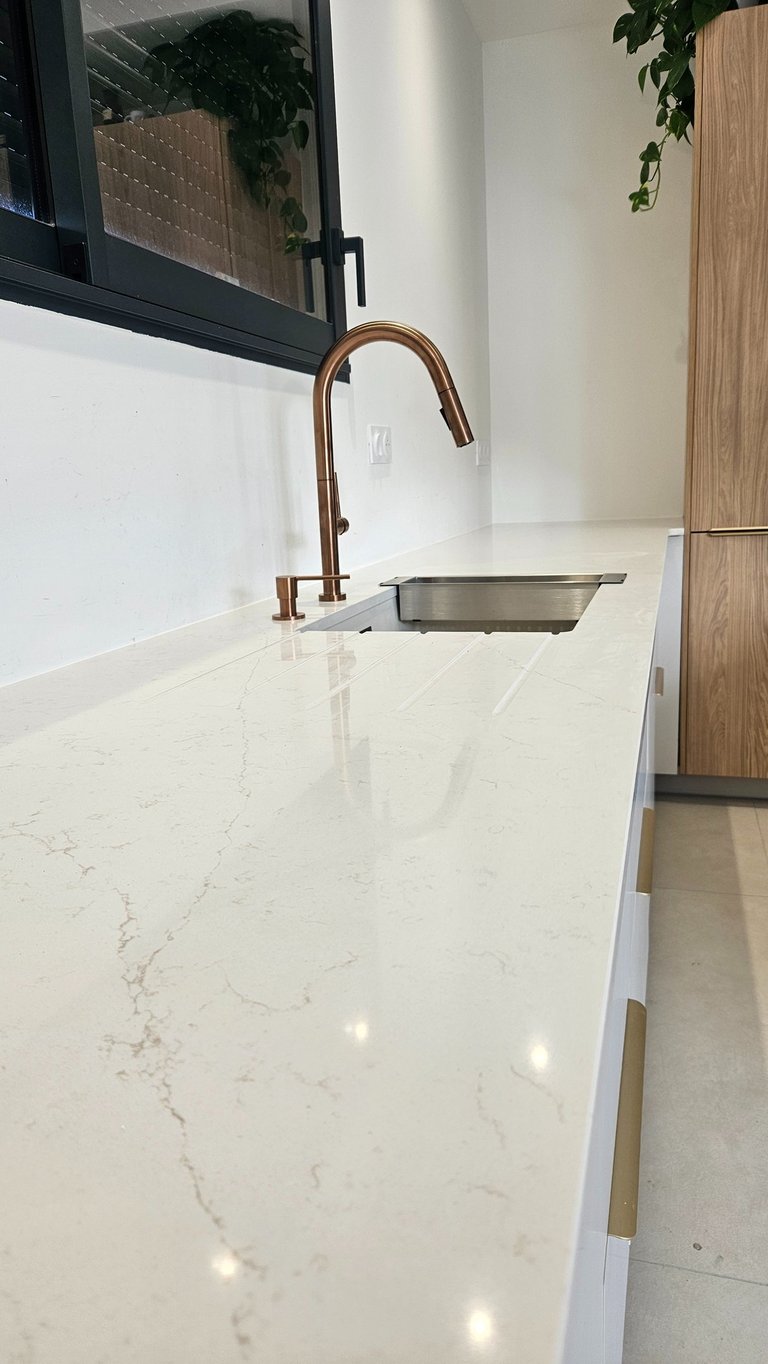 Silestone Persian white