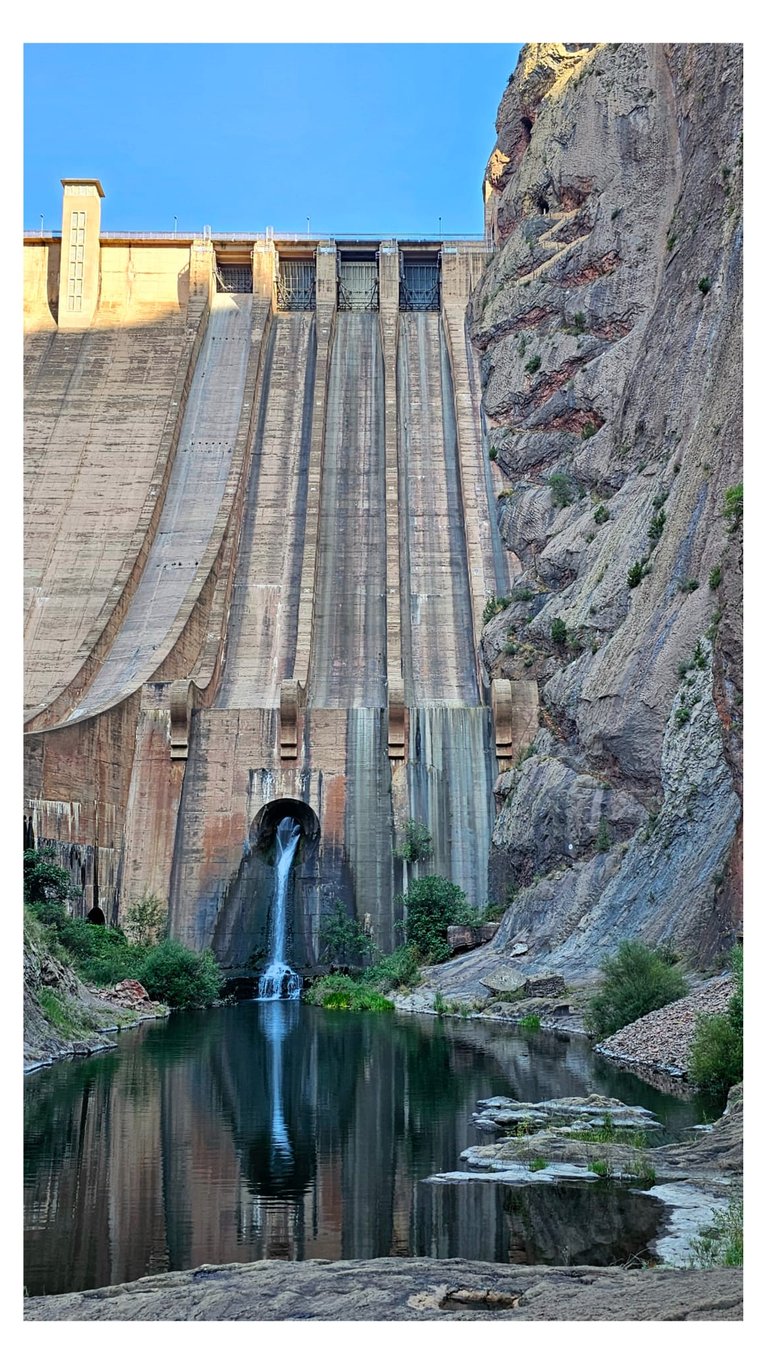 Jacob's Ladder, Central Hidroelectrica Escales, Canon de Sopeira no. 1 photographed by NIKORU