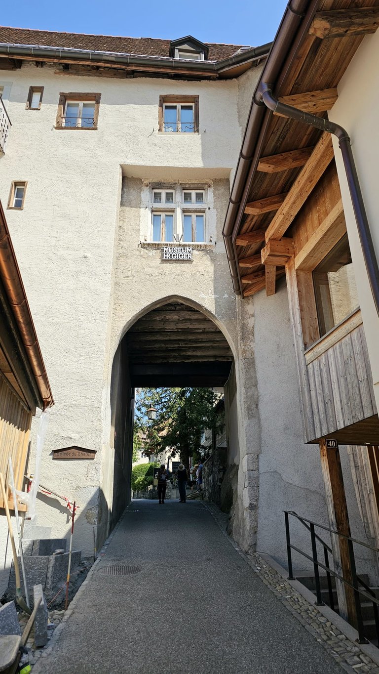 Portal to the H.R. Giger Museum - NIKORU