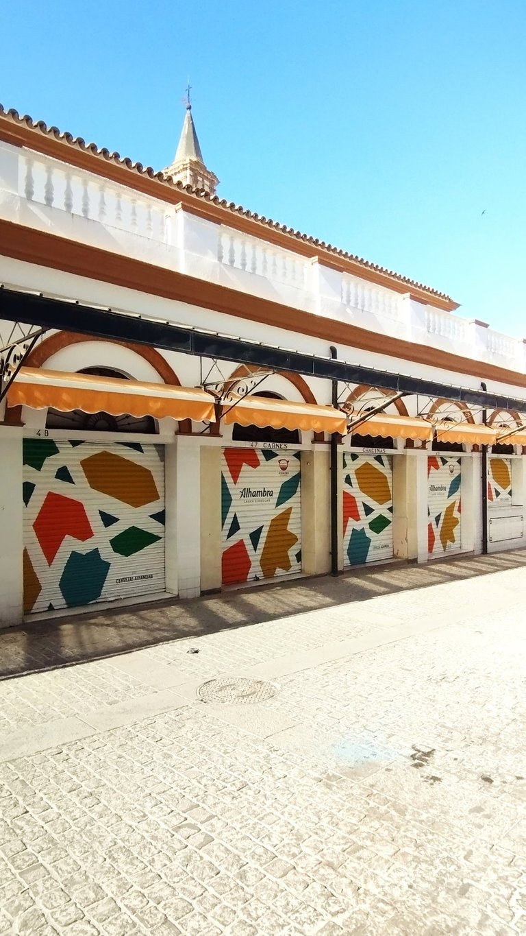 campaña publicitaria cervezas alhambra graffiti persianas