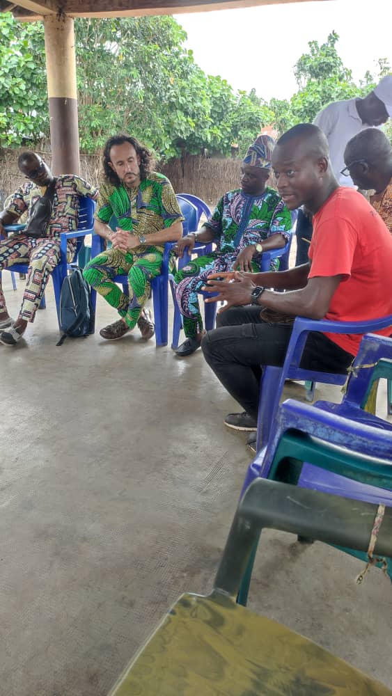 Réunion avec électricien sans frontière et les artisans des villages du lac