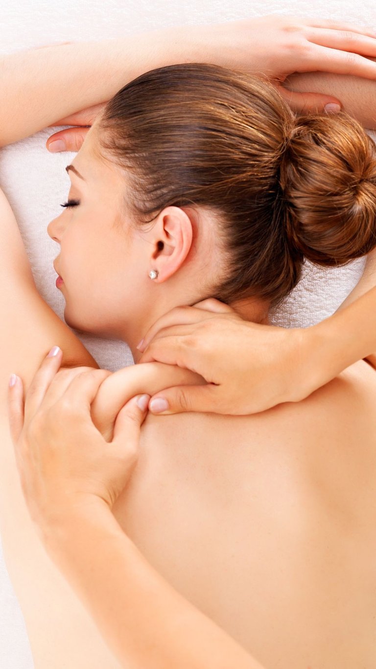 rituali benessere con massaggio rilassante corpo in centro estetico a Riccione