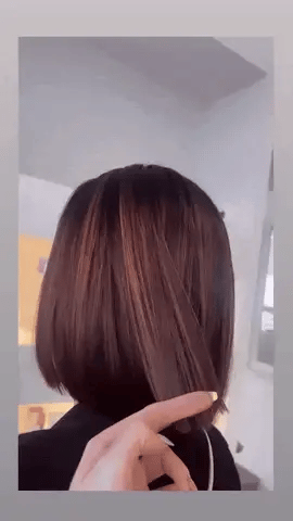 gif. cheveux femme coiffure de dos