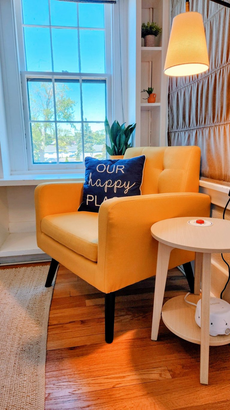 Sitting area in the South Cliff Inn's Morning Room