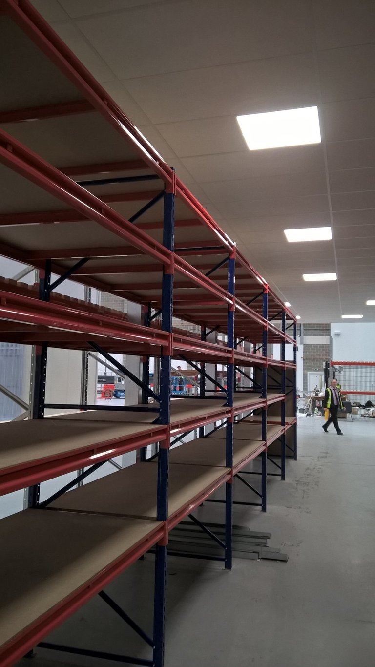 Long Span Shelving in Warehouse Stockroom