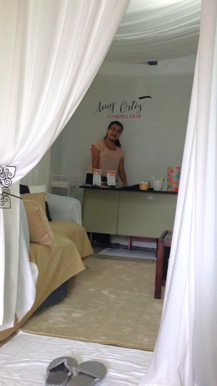 Amy Ortiz Lash Artist