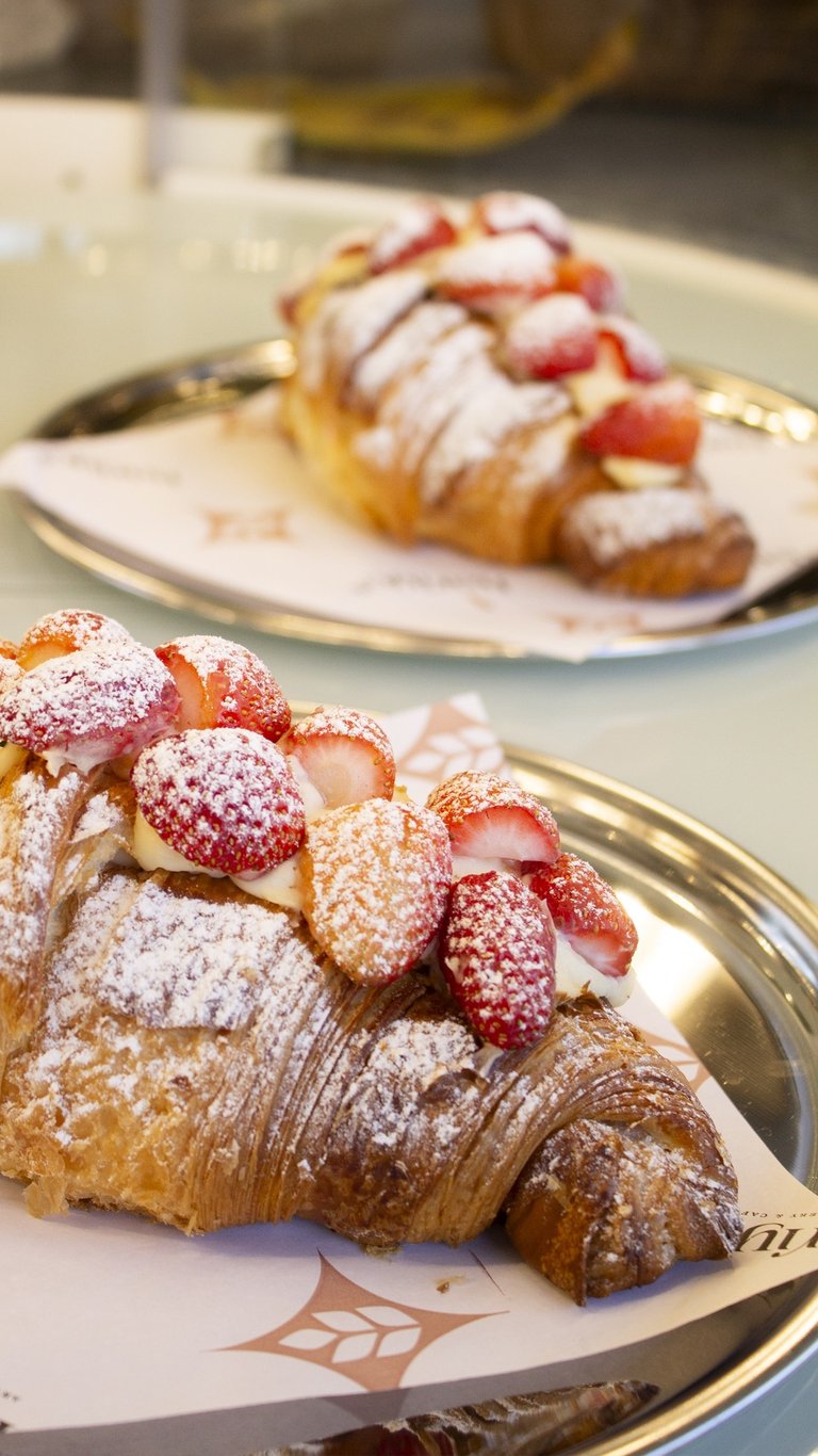 burdur çilekli kruvasan, burdur kruvasan, burdur pasta, burdur pastacım, burdur yemek
