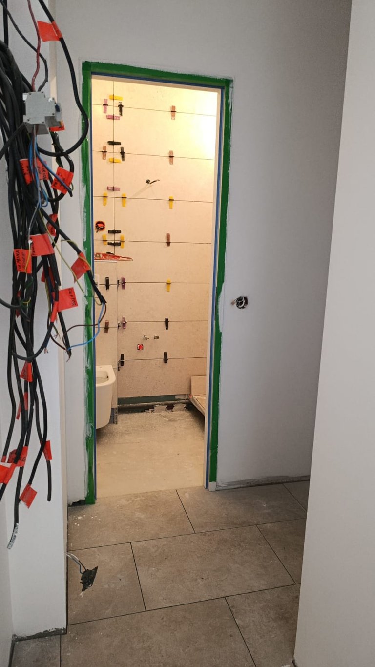 Projet d'architecture d'intérieur à la ciotat avec rénovation et suivi de chantier. Création SDB