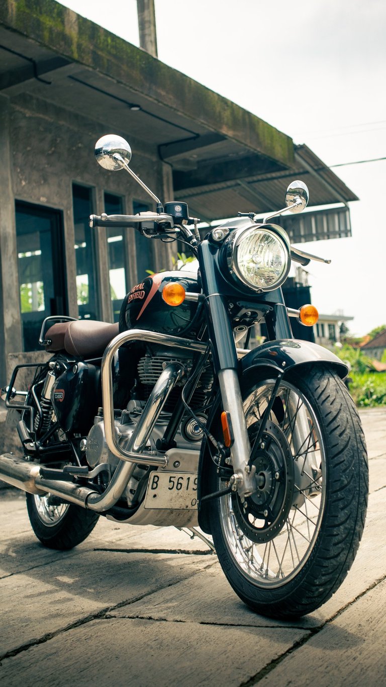 ROYAL ENFIELD CLASSIC 350 RENTALS BALI