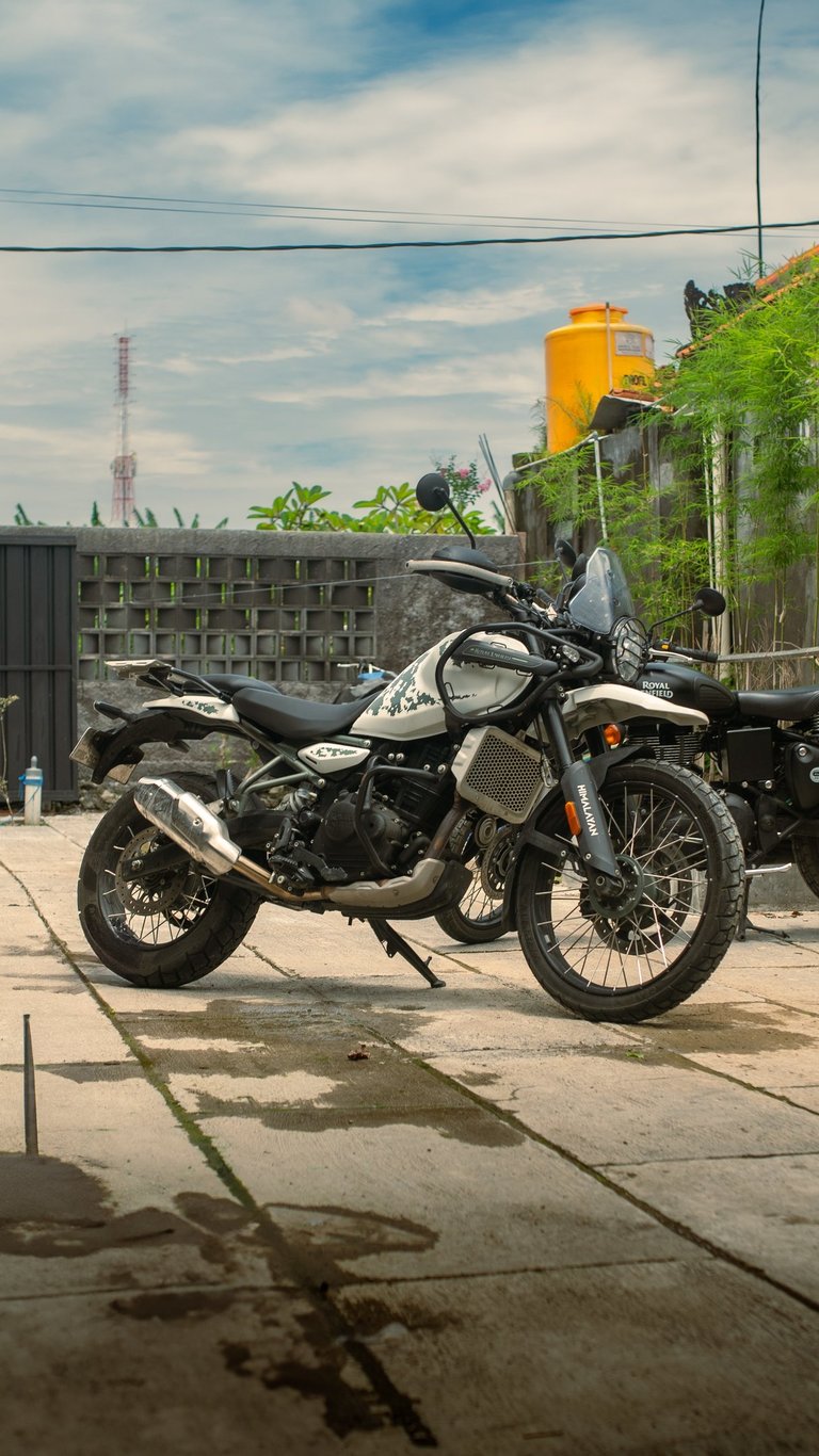 HIMALAYAN 450 RENTALS INDONESIA BALI IDR 1.600.000 PER DAY