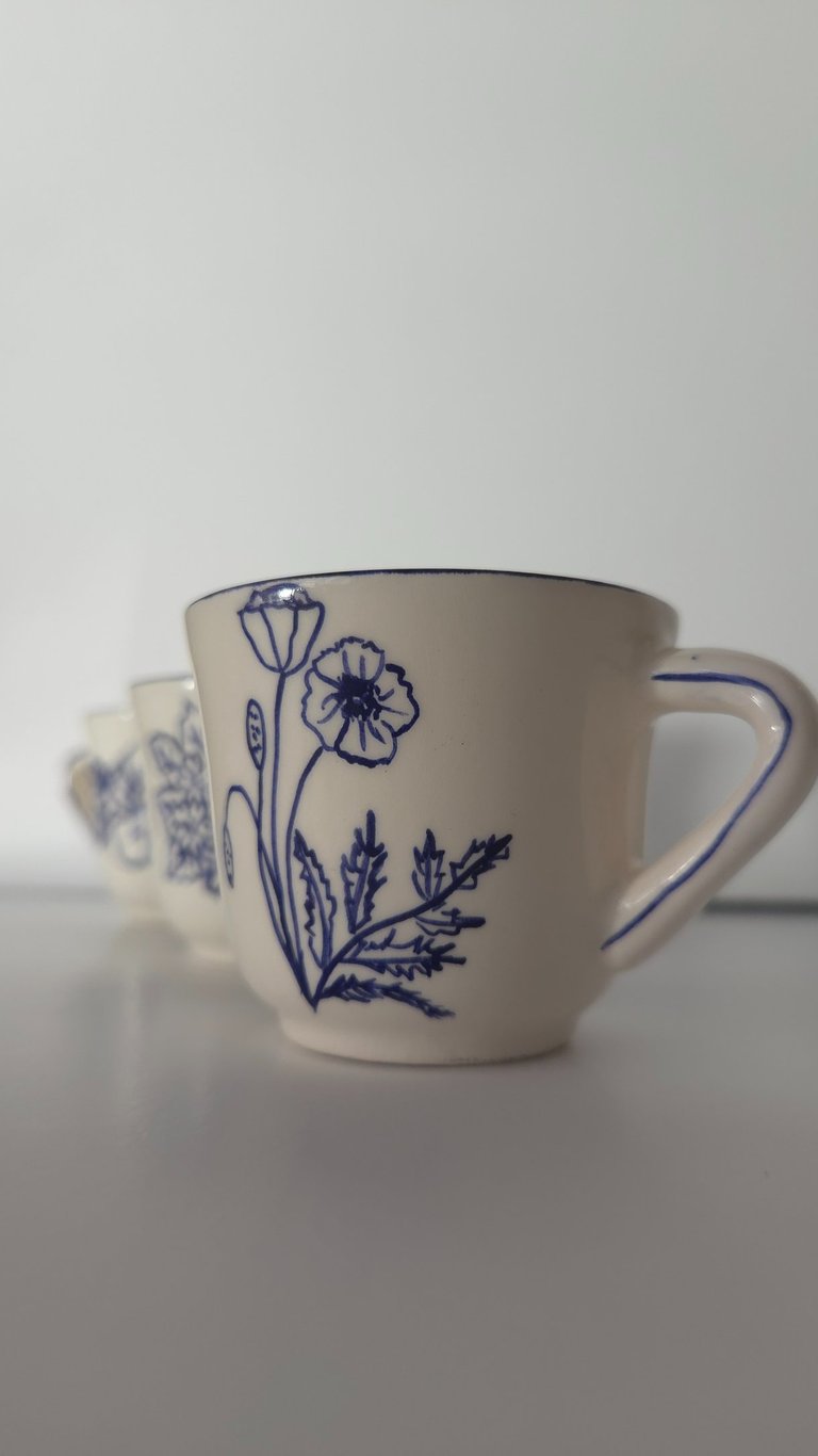 Taza Vintage de cerámica artesanal hecha a mano en Madrid