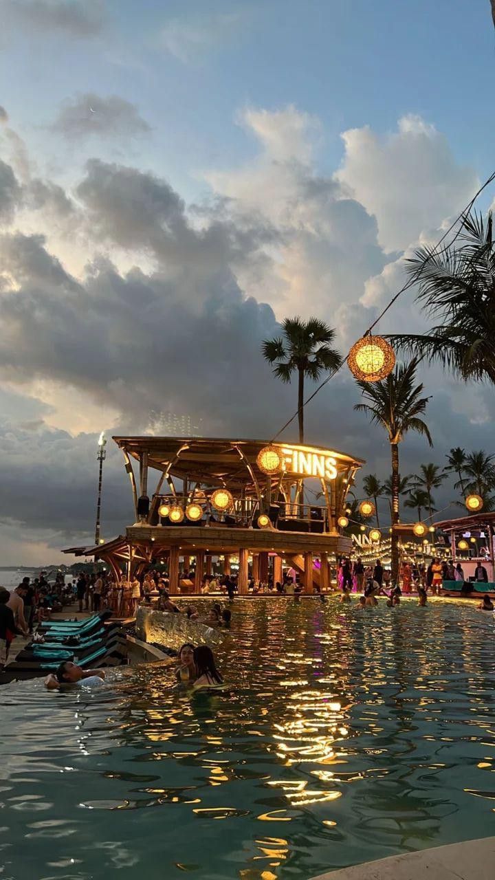 Finns Beach Club