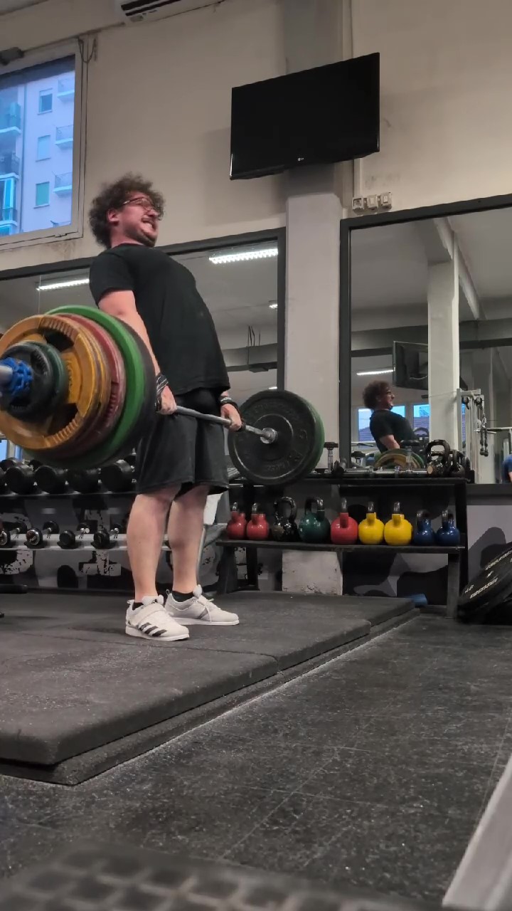 lifter deadlift client