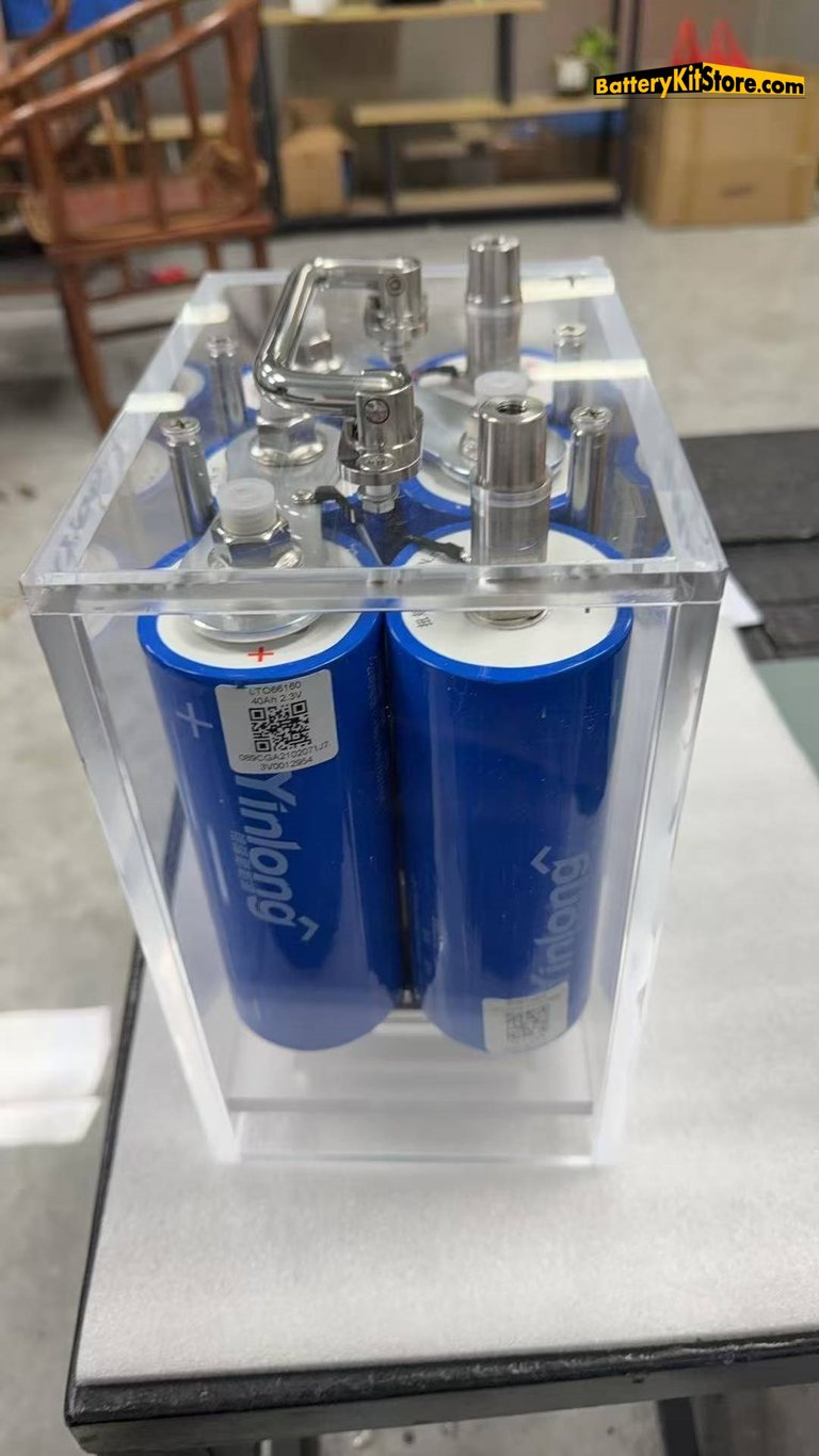 detail of LTO cylindrical battery cells