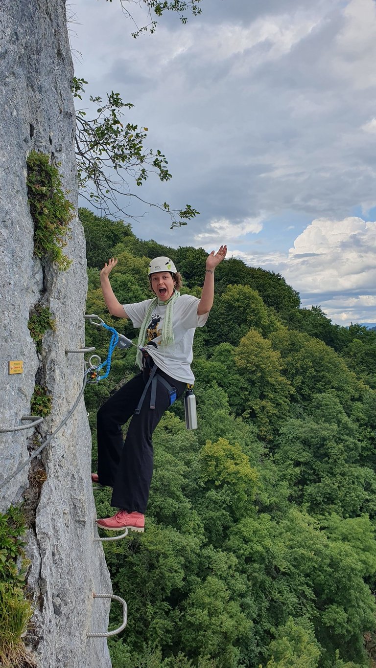 Prise de confiance dans le materiel sur une via ferrata