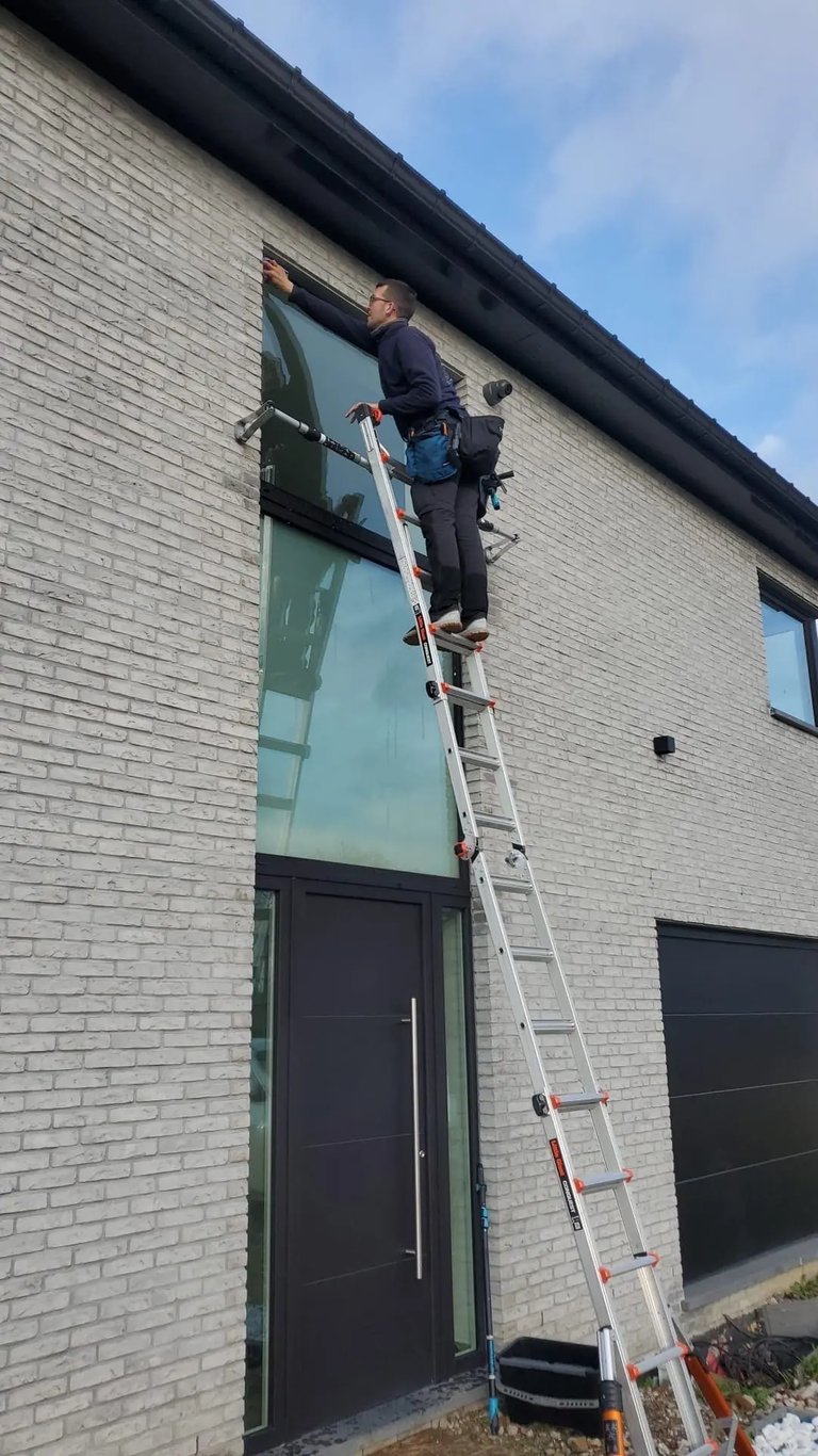 nettoyage de fenêtres hautes difficile d'accès