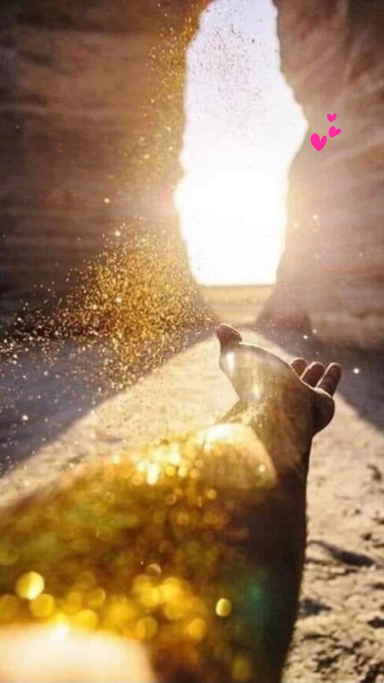 Main ouverte a recevoir de l'Or