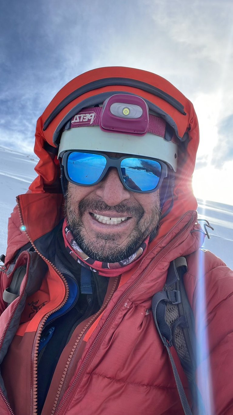 Marcial Vasquez - UIAGM - IFMGA - IVBV guide