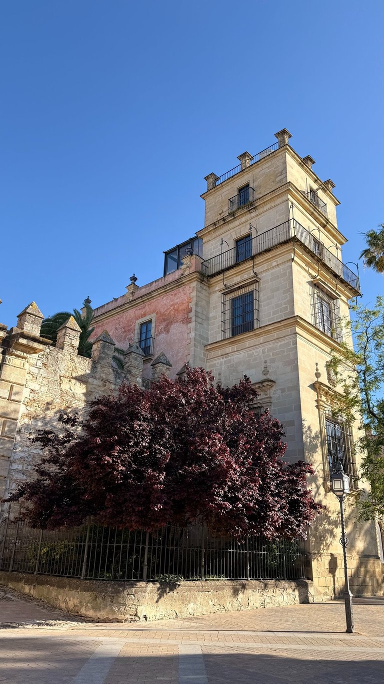 Torre del Palacio Villavicencio en el Alcázar de Jerez con cámara oscura
