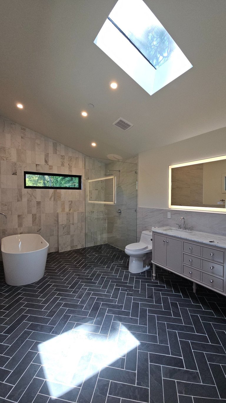 Electrical installation for lighting and power in a remodeled bathroom