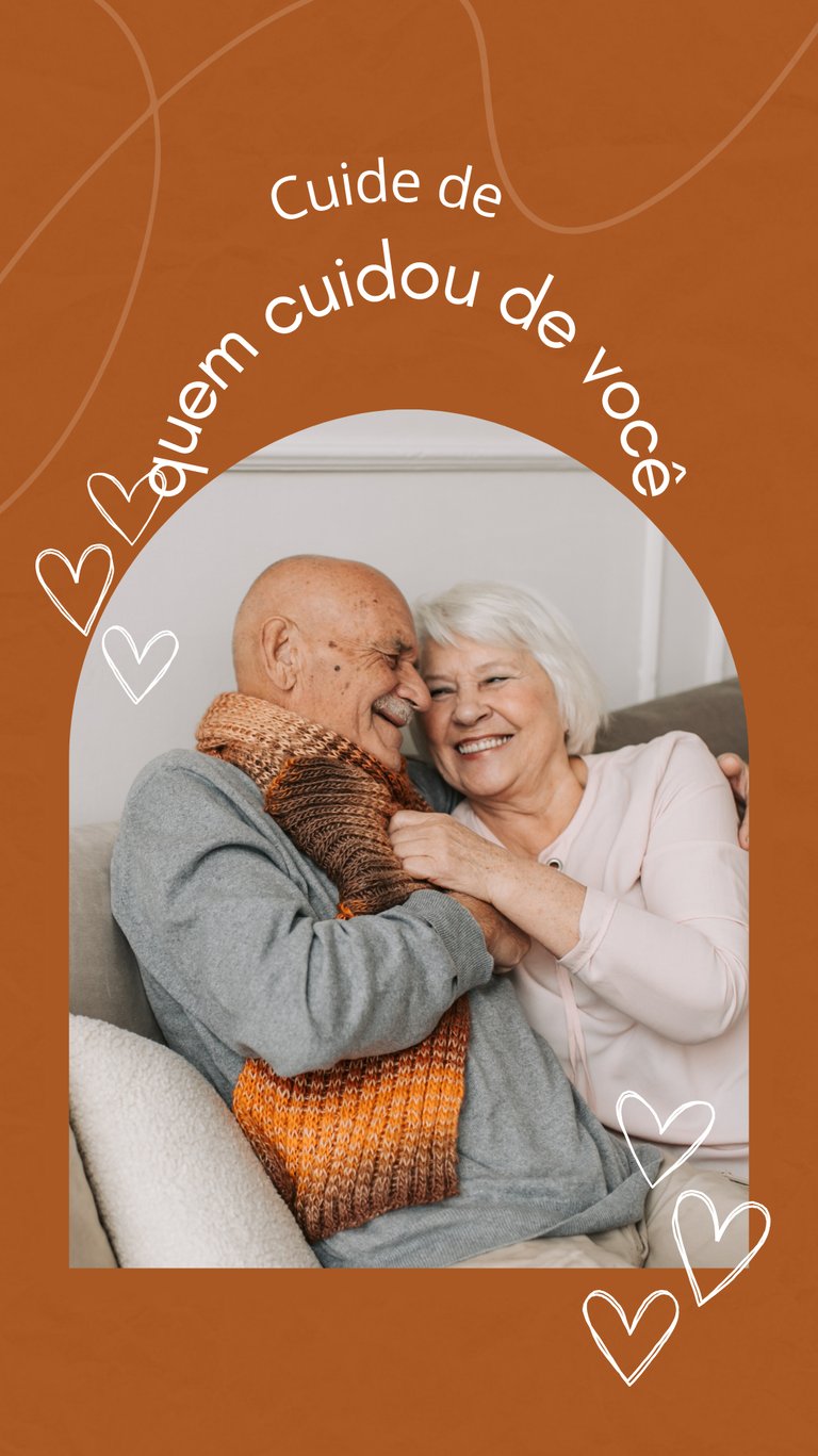 casal de idosos felizes em sua casa