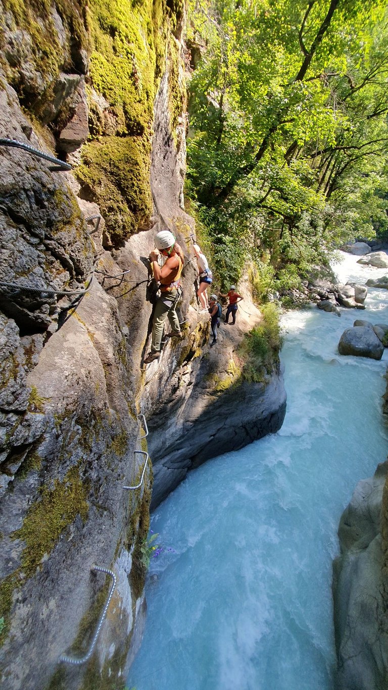 via ferrata Vallouise Pelvoux Hautes-Alpes Guillestre moniteur escalade