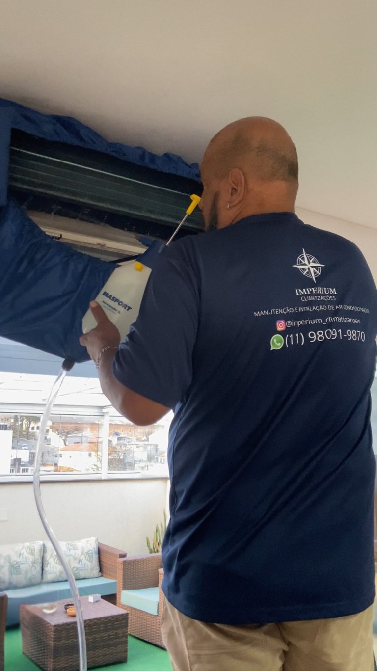 Serviço de limpeza e higienização de ar-condicionado em São Paulo realizado pela Imperium