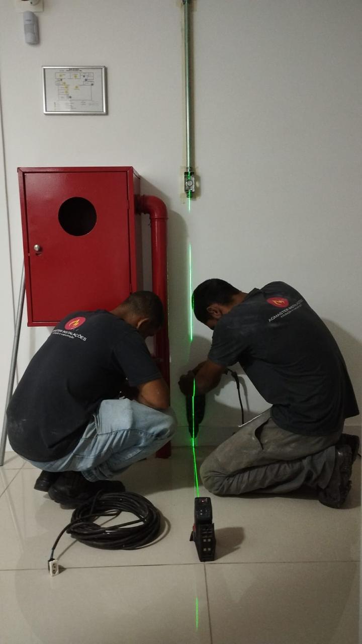 Projetos e instalações, garantindo conformidade com as normas de segurança e qualidade.