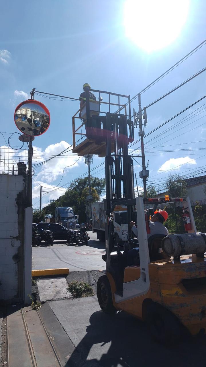 tecnico en montacarga 