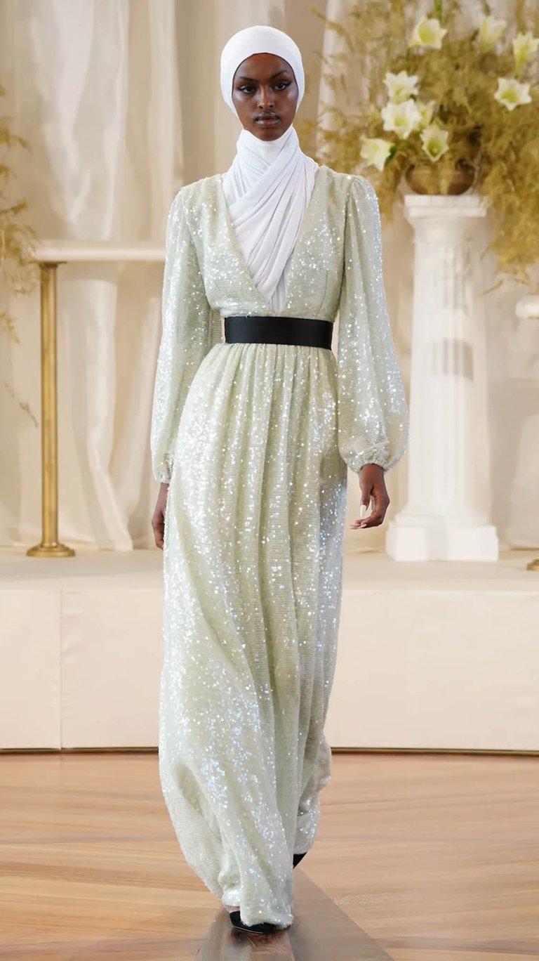 Ann Gior Makeup Artist for Markarian NYFW on model Sundus Jama