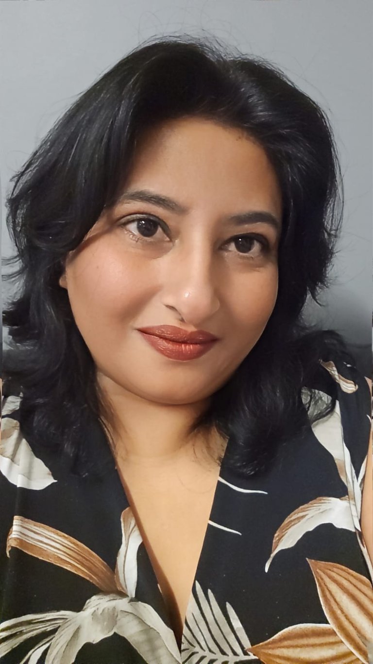 Portait Photo of Beautician Jina