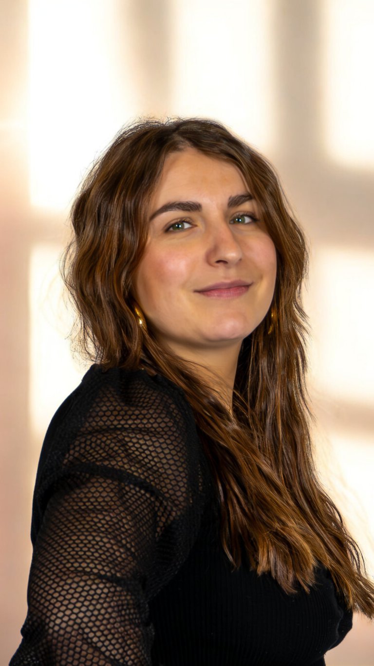 clem color graphiste community manager var 83