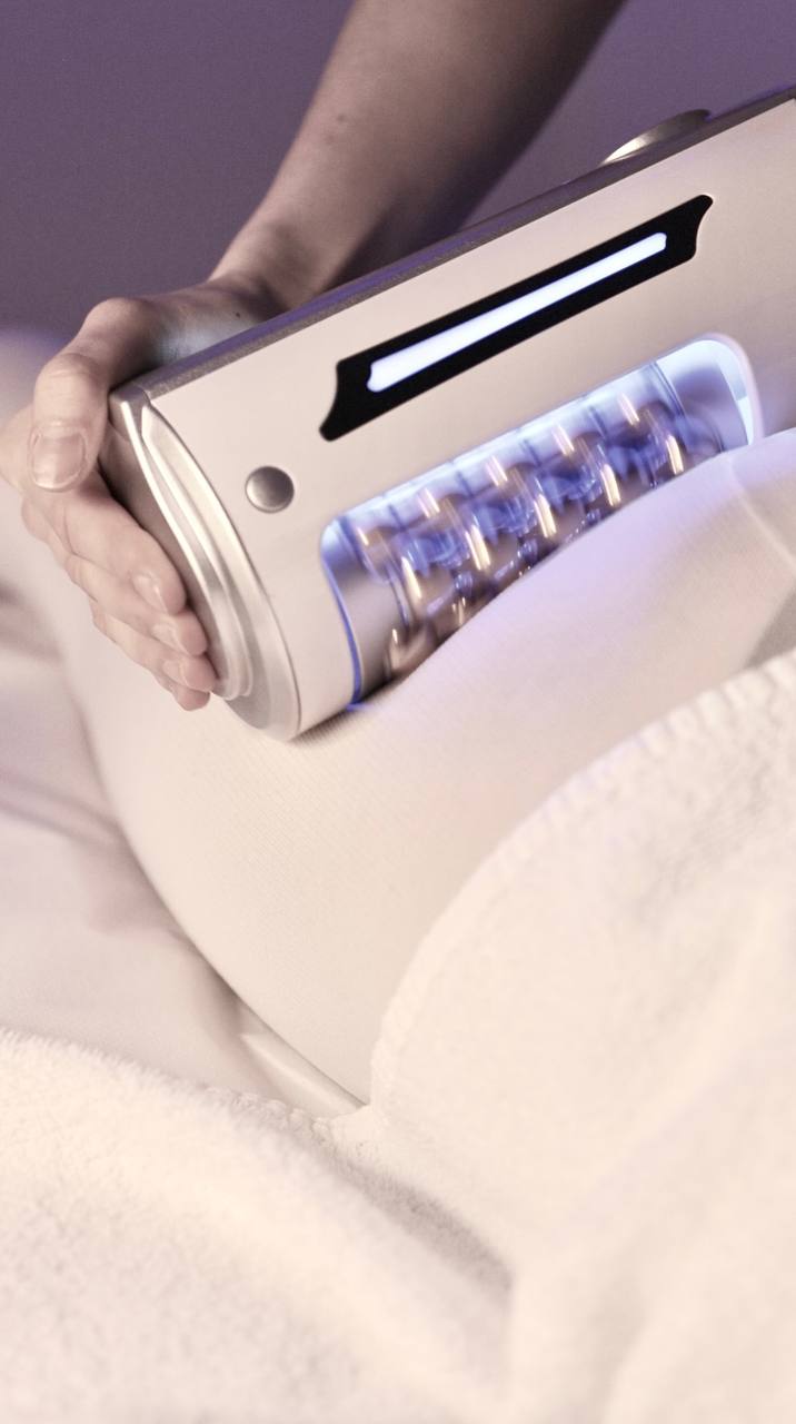 Elegancki salon kosmetyczny OG Cosmetology z profesjonalnym wyposażeniem