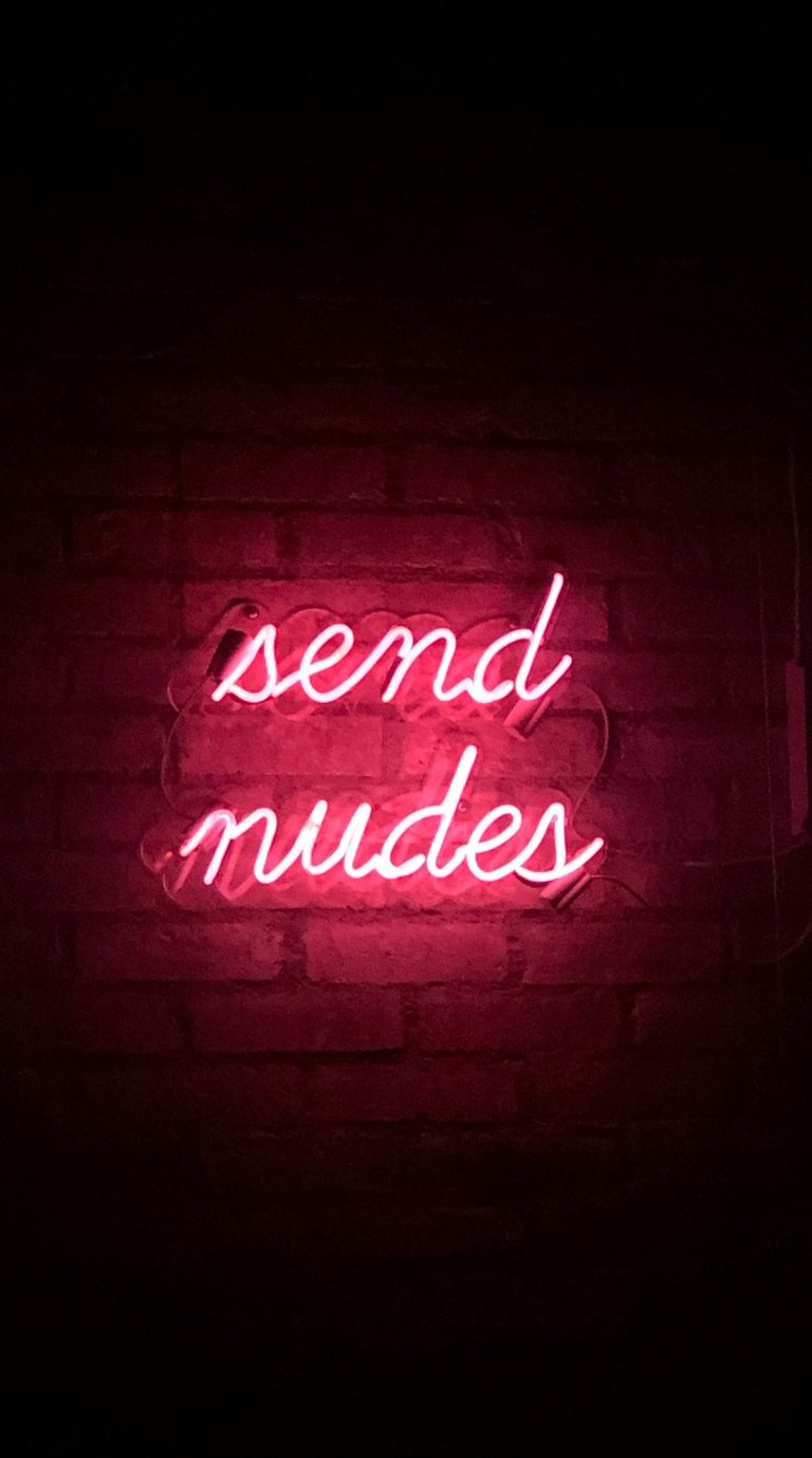 sell nudes on onlyfans