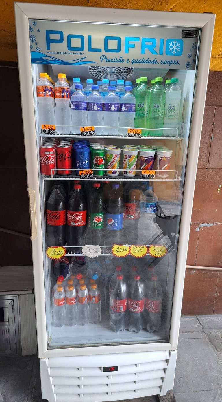 coca-cola, guaravita, água com e sem gás, água tônica, guaraná